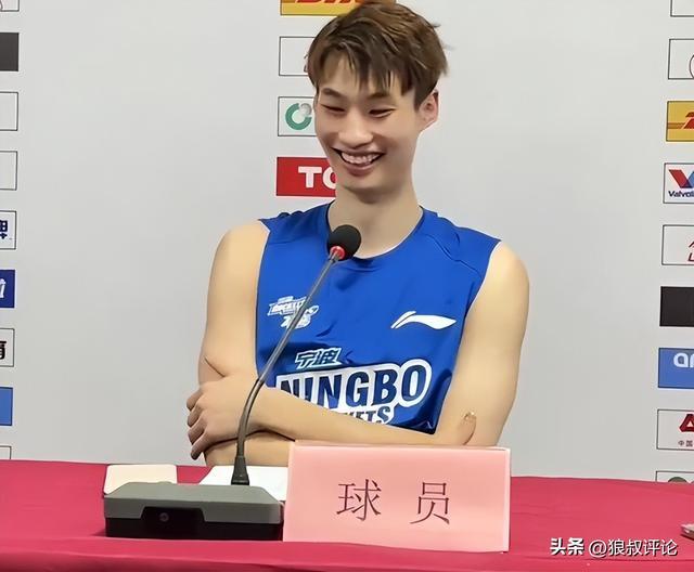 超级世界波！阿尔瓦雷斯绝杀，破世界杯6场球荒，阿根廷全队狂欢