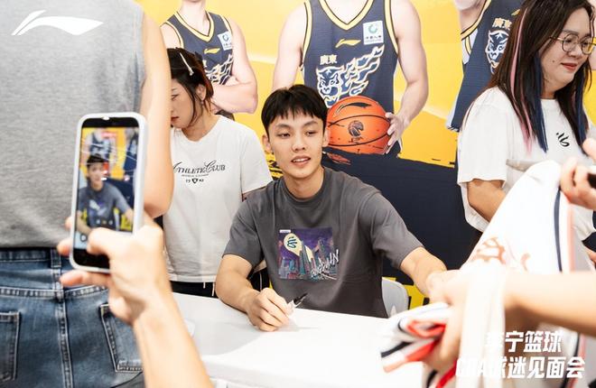 残暴！13亿欧巴萨开局5连胜狂轰22球+4场轰5球 7000万锋霸独进8球