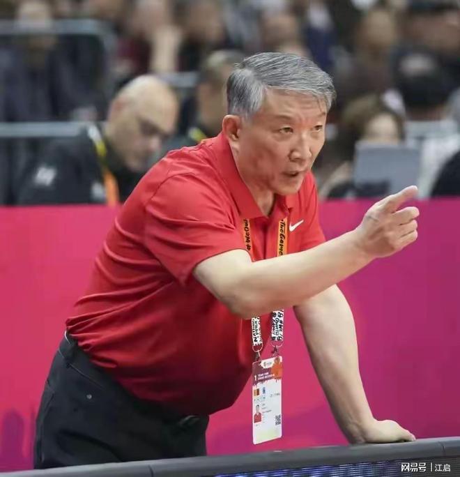 桑托斯造访曼联基地会晤卡里克，下周加入集训！埃德森转会告吹沮丧离开