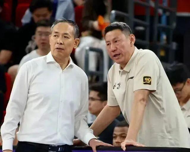 董路霸气回应被列“草台三杰”:谁赢谁就是专业