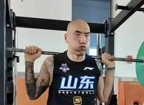 董路霸气回应被列“草台三杰”:谁赢谁就是专业