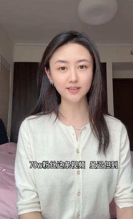 全程挤眉瞪眼，台词硬挤，《小城良方》男主带来“教科书”式演技