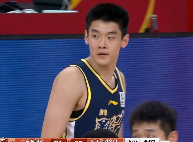 4年2.29亿,福克斯坑苦马刺!老板儿子“赶人”+搭首轮才能送走?