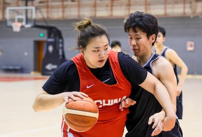 8分完胜！中国男篮3连胜夺冠：贺希宁轰25分6助，奇兵三分5中5