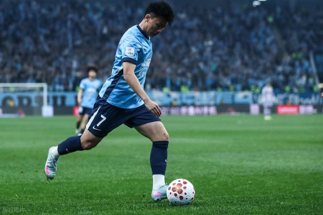 揭秘文班休赛期特训：练出德克招牌后仰跳投 向大梦继续学习低位技术
